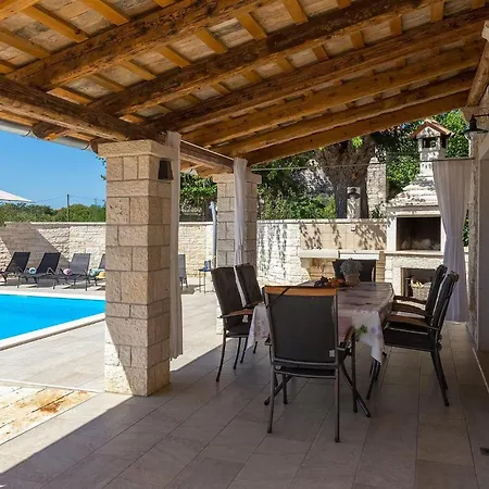 Masi Holiday home *