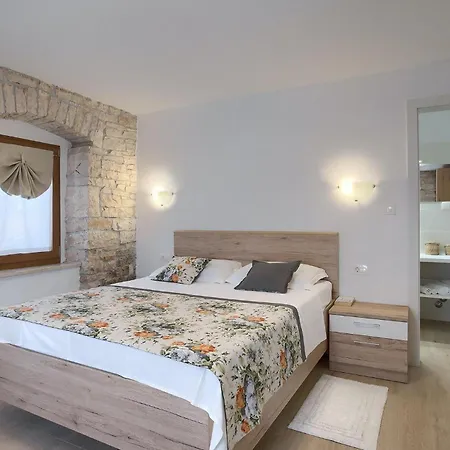 度假居 Masi 罗维尼